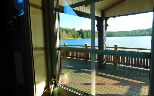 Lake View Cabin