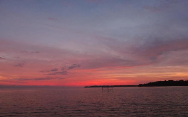 Urraca Monkey Island Eco Resort