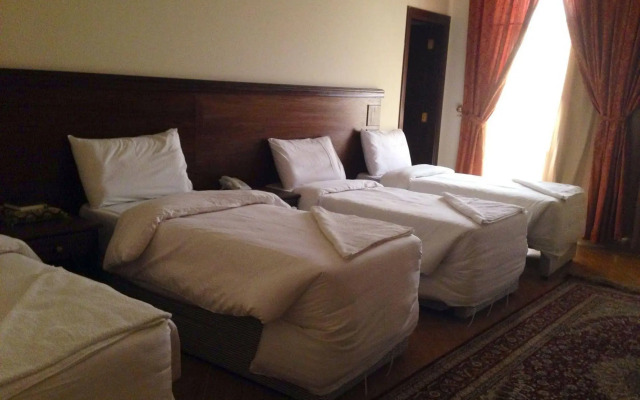 Qasr Alazizia Hotel