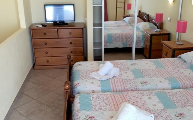 Apartment With one Bedroom in Albufeira, With Wonderful sea View, Shared Pool, Balcony