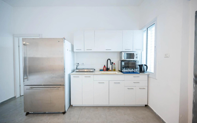 דירת 3 חדרי שינה וסלון