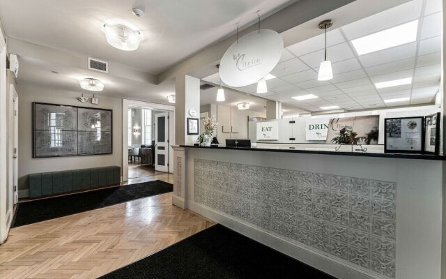 The Inn On Officers Garden