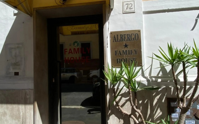 Hotel Family House