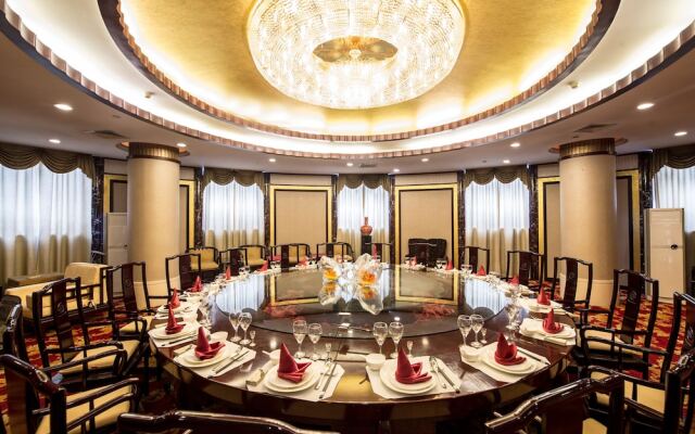Hongyi Hotel Wuhan University