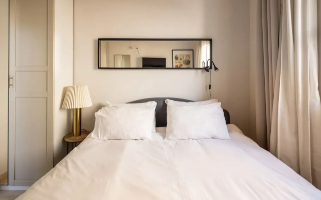 Bauhaus Artistic Haven by Sea N' Rent