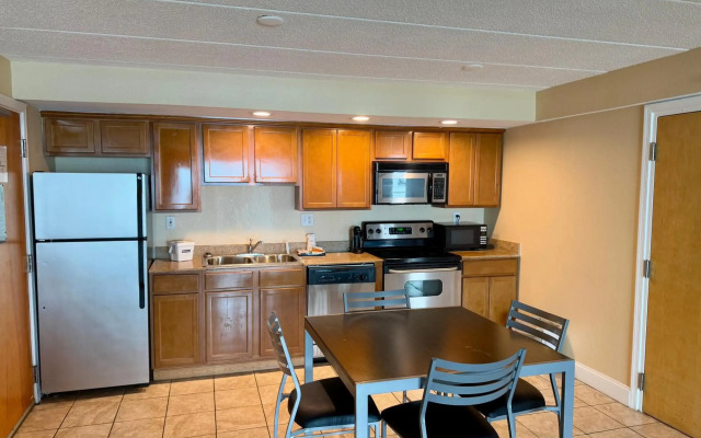 Travelodge by Wyndham Suites Virginia Beach Oceanfront