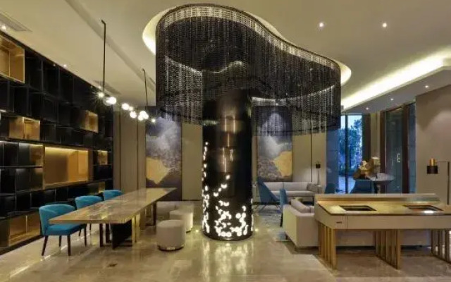 Orange Changsha Yanghu New City Metro Station Hotel