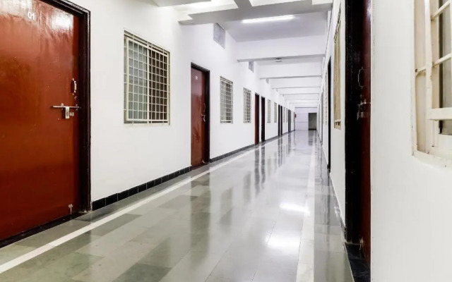 Raj Service Apartments by OYO Rooms