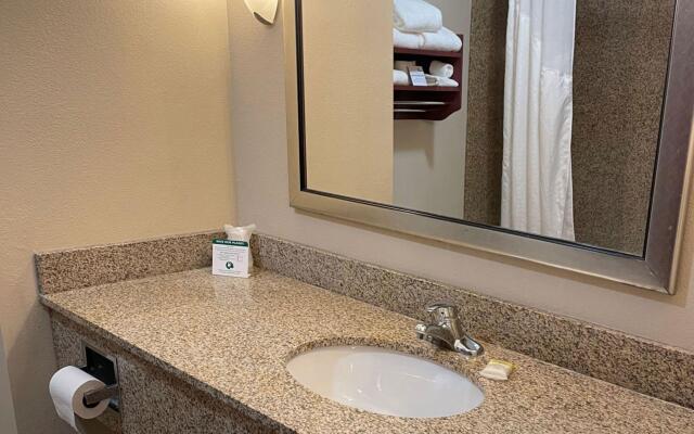 Holiday Inn Express Hotel & Suites Niagara Falls, an IHG Hotel