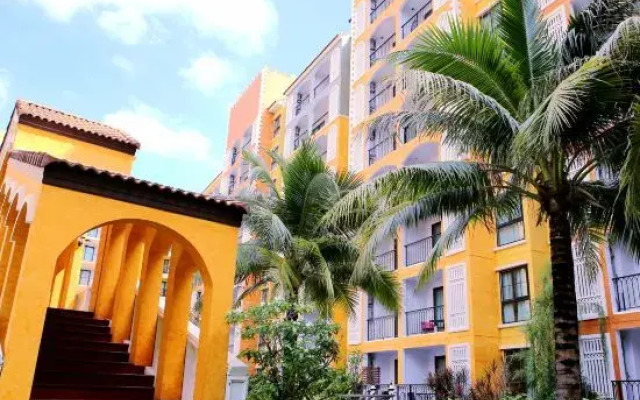 Three Bears, Thailand Pattaya Venetian Apartment
