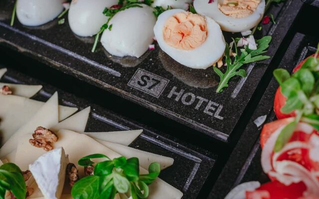 S7 Hotel