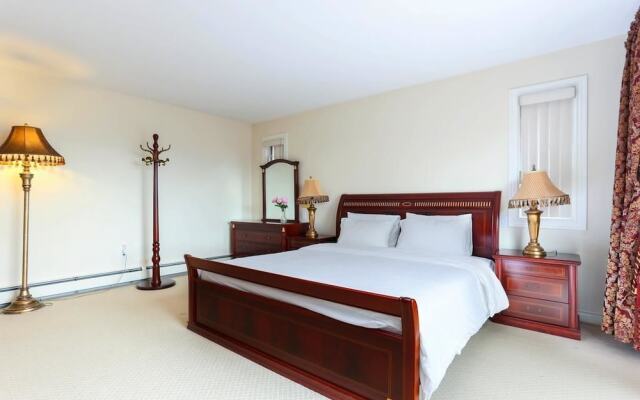 Grand Spacious Suite near YVR by Elevate Rooms