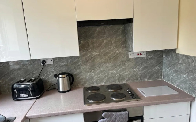 Enfield City Apartment Retreat