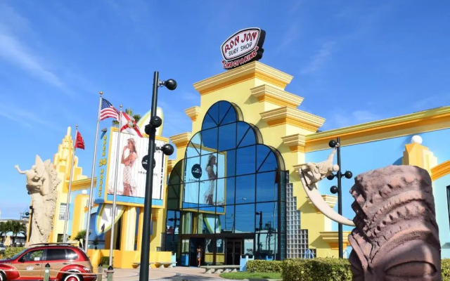 Chateau by the Sea - Happy Palm Stays