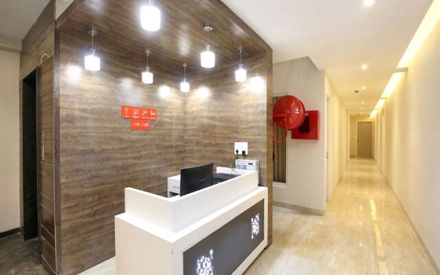 Oyo 17199 Hotel Clg Grand