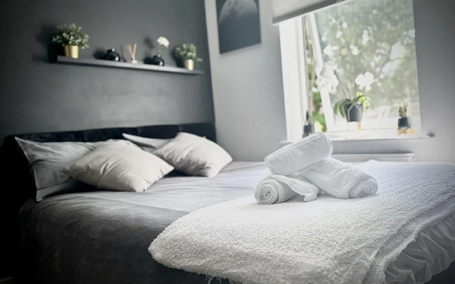 Croydon Cozy Retreat - 2 Bedroom Luxury Home