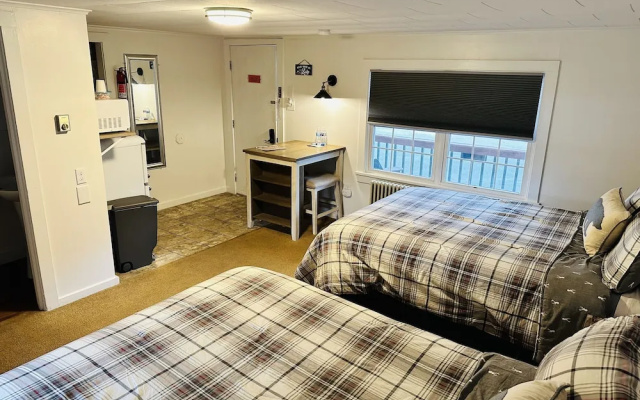 Maple Leaf Motel