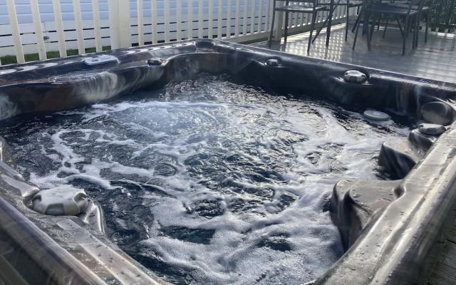 Luxury Pet Friendly Hot Tub Breaks at Tattershall