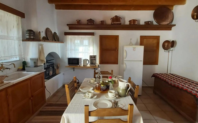 Traditional house in Asfendiou