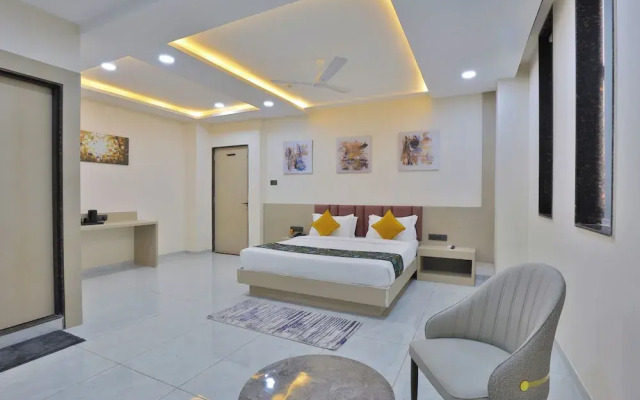 Hotel The Grand Radhey