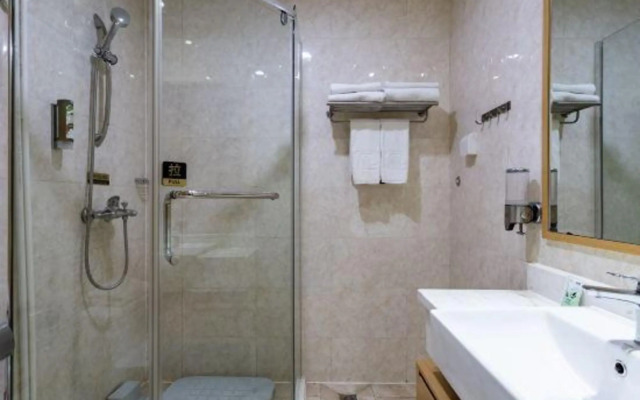 Kombo hotel apartment