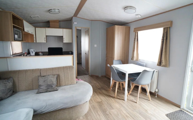 Pets go Free 3 Bedroom Caravan at Heacham Beach