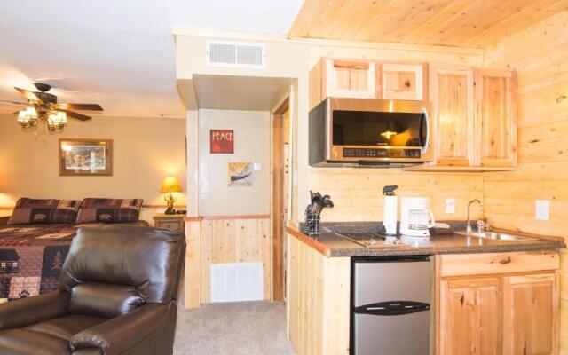 Upper Canyon Inn & Cabins