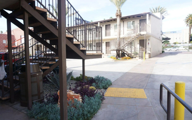 Tuscan Garden Inn