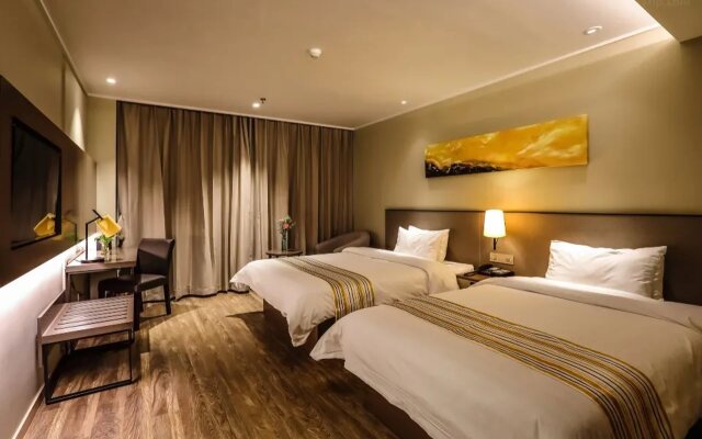 Home Inn Plus (Dalian Development Zone Jinma Road Wanda Plaza)
