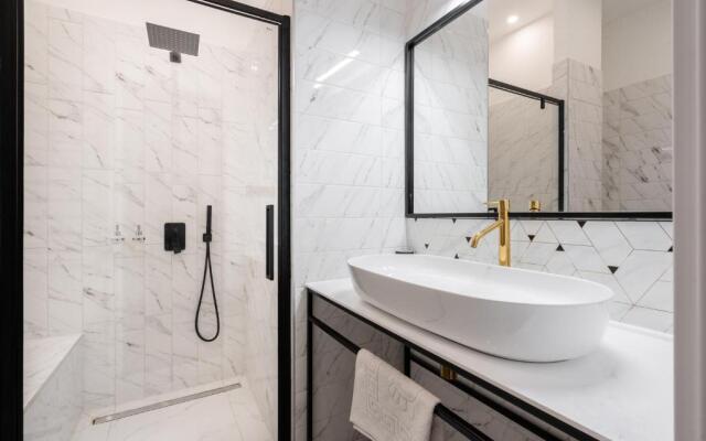 Astoria Boutique Suites - by BQA