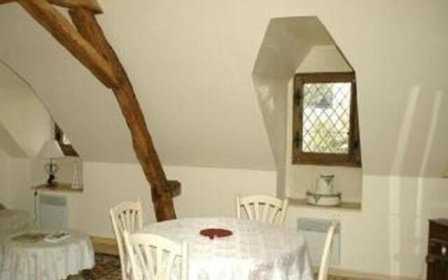 Gîte Cravant-les-Côteaux, 3 pièces, 4 personnes - FR-1-381-60