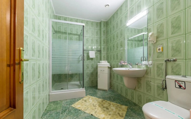 Amphitryon Hotel