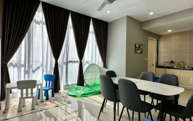 Dpristine 3 bedder sea view opp legoland – Business – Iskandar Puteri