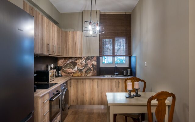 Newly Renovated Flat 10 min From Metro Station - Adults Only