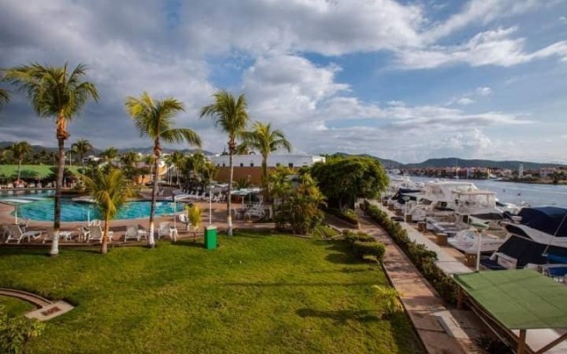 Aqua Vi Marina Hotel & Suites