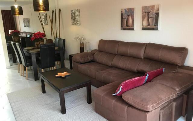 Parque Miraflores Nr. 218. Tennis & South-west seawiew