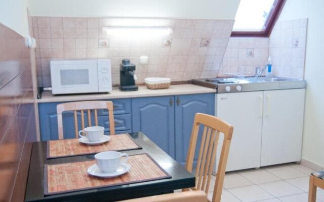 Apartments Yowan