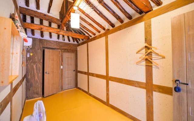 Jeonju Golmokgil Guesthouse