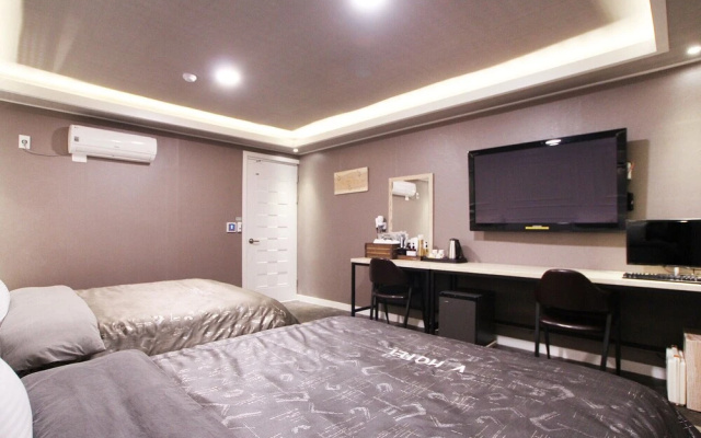 Hotel V