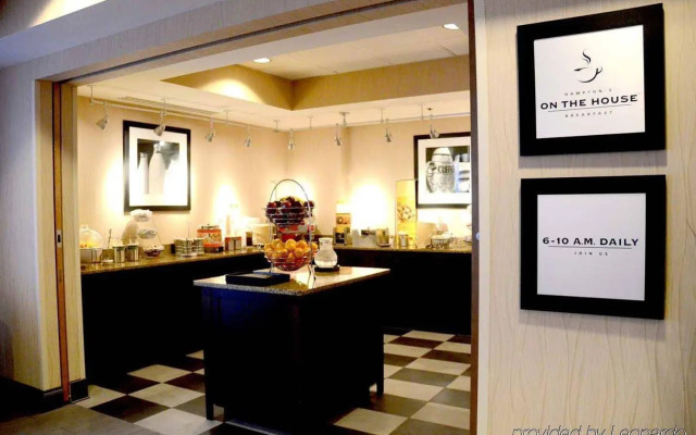 Hampton Inn Denver-International Airport