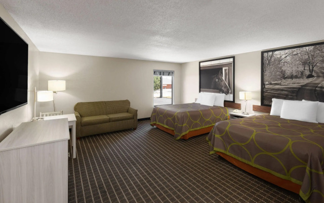 Super 8 by Wyndham Shepherdsville / Louisville South I65