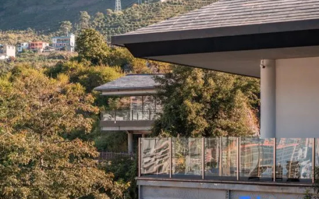Nujiang Lushui Anyu · A'duo Hillside Cliff Resort Hotel — 5-star hotel in Dali