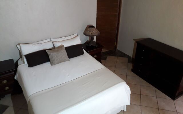 African Explorer Private Game Lodge