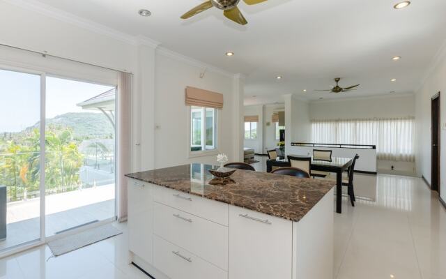 3 Bedroom Pool Villa With Amazing Views TH2