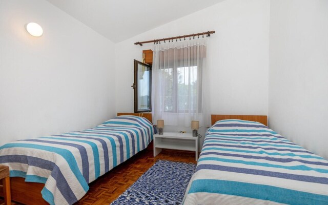 Awesome Apartment in Klek With 3 Bedrooms and Wifi