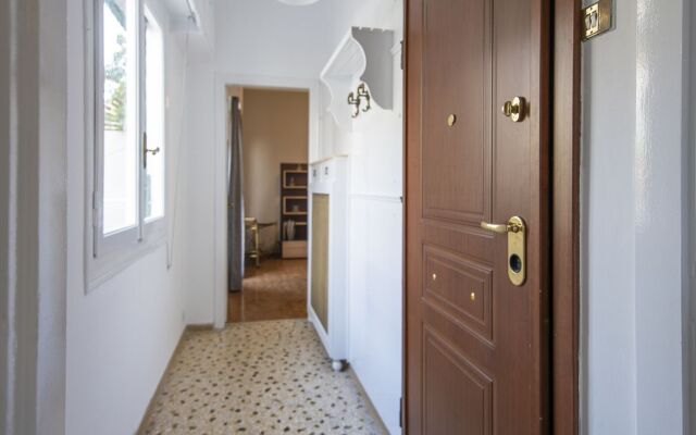 Petralona Cosy Penthouse