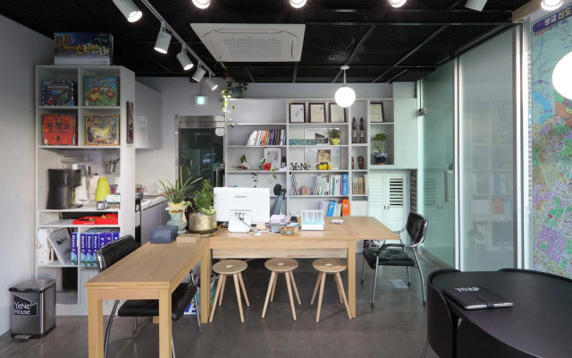 Yene House