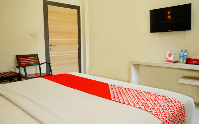 OYO 624 Hotel Golden Vella