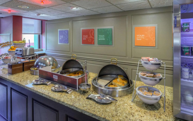 Comfort Inn & Suites Evansville Airport