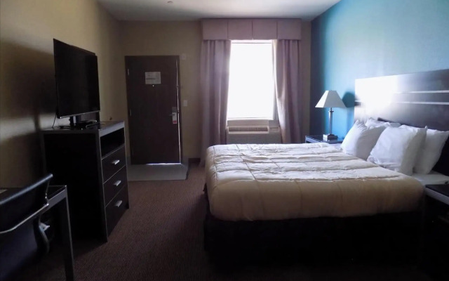 Moulton Inn &  Suites By OYO Near Shiner TX